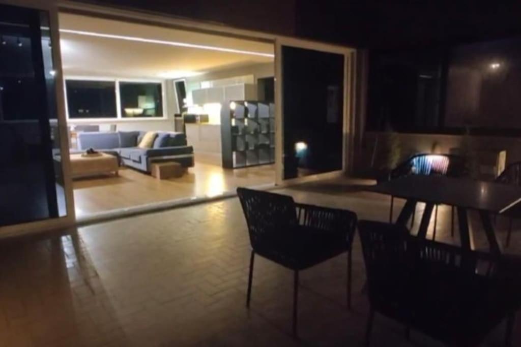 Luxury Loft By Boy Apartment พาทรา ภายนอก รูปภาพ