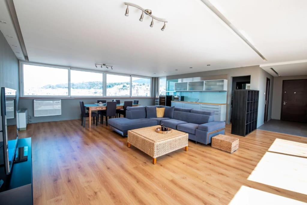 Luxury Loft By Boy Apartment พาทรา ภายนอก รูปภาพ
